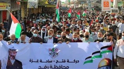 احتجاج بالضفة على اعتزام القيادة الفلسطينية تأجيل الانتخابات