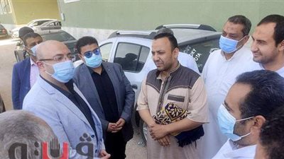 مواطنون يستوقفون محافظ بني سويف بالشوارع: لدينا مشكلات ومطالب