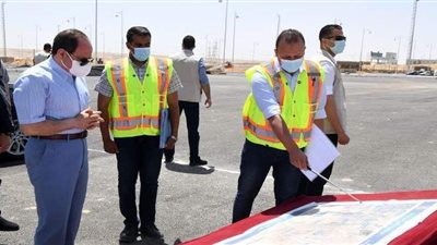 السيسي يتفقد بعض قطاعات الطريق الدائري الأوسطي