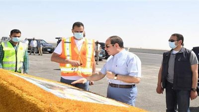 تفاصيل تفقد الرئيس لبعض قطاعات الطريق الدائري الأوسطي والمقر الجديد لسوق السيارات | صور