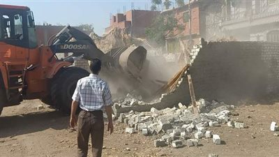 إزالة بناء مخالف ببنها رصدته المتغيرات المكانية في الإجازة