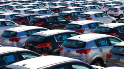 خبير سيارات: الأوفر برايس ظاهرة مصرية تظهر عقب الأزمات الاقتصادية