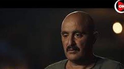 نسل الأغراب| عساف الغريب يضرب ابنه حمزة دون رحمة| فيديو