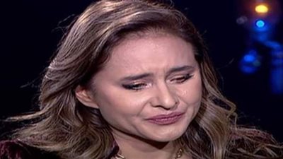 بكاء نيللي كريم وإيناس الدغيدي في 