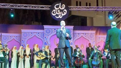 إنشاد ديني وعروض سيرك في برنامج 