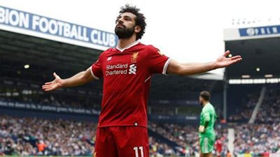 الإسماعيلي يمنح العضوية الشرفية لمحمد صلاح ووالده