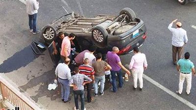 مصرع شخص وإصابة ٣ آخرين في انقلاب سيارة بالغربية