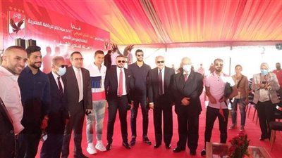 نجوم النادي ومجلس الإدارة في احتفالية وضع حجر الأساس لاستاد الأهلى | صور
