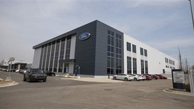 افتتاح مركز لتطوير بطاريات السيارات الكهربائية في ميشيجان | صور