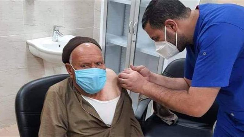 التطعيم بلقاح فيروس