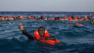 وصول أكثر من 800 مهاجر إلى إيطاليا
