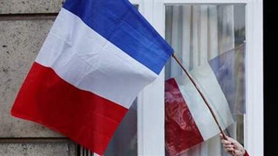 فرنسا تسجل تراجعا في وفيات كورونا وعدد المرضى في العناية المركزة