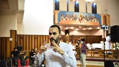 «الأسقفية» توفر ترجمة فورية بلغة الإشارة وتخصص ركنا للصم بقداس العيد | صور