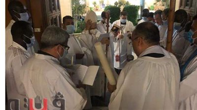 الأنبا عمانوئيل يترأس قداس عيد القيامة المجيد بالأقصر | فيديو