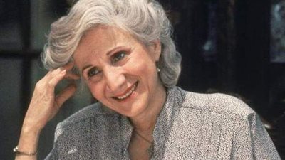 وفاة الممثلة الأمريكية أولمبيا دوكاكيس الحائزة على الأوسكار