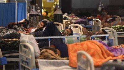 مأساة لم يشهدها العالم.. الهند تسجل رقما مفزعا جديدا في إصابات ووفيات كورونا اليومية