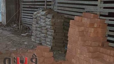 إزالة شدة خشبية وأعمدة الإنارة المتهالكة بمنيا القمح