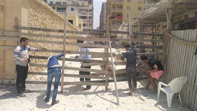 غلق شواطئ الإسكندرية ومطاردة المتسللين |صور