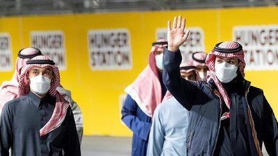 أهرامات مرتفعة وسط الصحراء.. صحيفة أمريكية تشيد بمشروع 