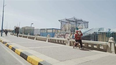 بسبب الموجة الثالثة لكورونا.. كورنيش الإسكندرية خال من المواطنين