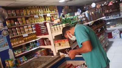 ضبط 6 منشآت غذائية غير مرخصة وتحرير 99 محضرا بالمنيا