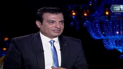 إيهاب توفيق لـ شيرين: اخلعينى من خناقتك مع عمرو دياب.. مبقتش بالصوت الحلو|فيديو