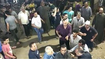 مشاجرة بالأسلحة والسيوف بسبب الخلاف على ركن دراجة بخارية بالغربية | فيديو