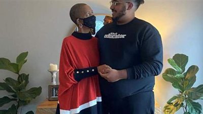 نفسها تشوف الأهرامات.. أمريكي يبيع الطعام ليحقق حلم والدته في زيارة مصر | صور