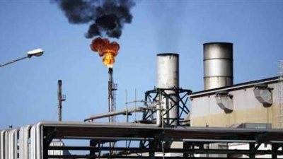 مسئول إيراني يكشف عن خطة مواجهة العقوبات الأمريكية بقطاع النفط