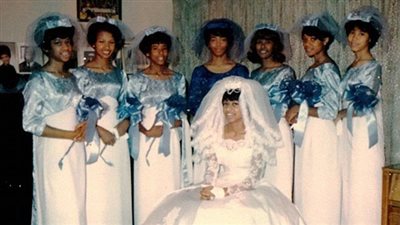 أغــرب صور صديقات العروس في حفلات الزفاف (صور)