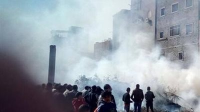 عاطل يشعل النار في سيارة عامل بشبرا الخيمة