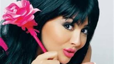 بالفيديو.. فنانة عراقية تتوسل لجمهورها بسبب صورة ابنتها