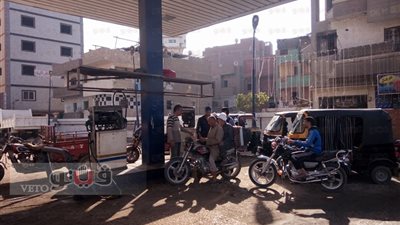 ضبط محطة وقود تبيع المواد البترولية بالسوق السوداء في الساحل الشمالي