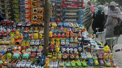 جرائم بـ«ألعاب أطفال».. لص يرهب «الخلايجة» بـ«طبنجة بلاستيك» في الجيزة.. عصابة تسرق السيارات بأسلحة مزيفة في الإسكندرية.. ضبط شرطي مزيف بمسدس «لعبة» في المترو..