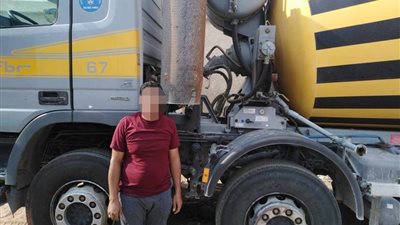 ضبط أصحاب فيديو قيادة سيارتي نقل دون الالتزام بالحارة المرورية (صور)