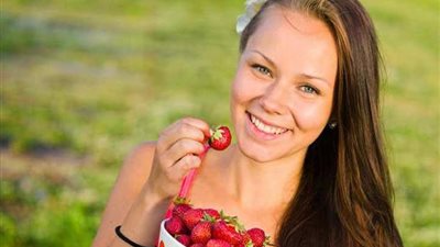 4 فواكه تصل بك لرشاقة النجمات