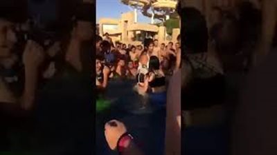 غضب في البحرين من تحرش شباب بفتاتين في حديقة عامة (فيديو)