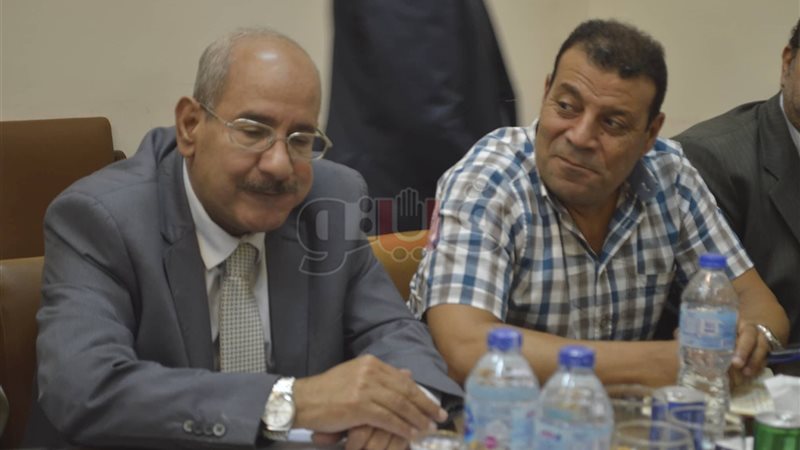 الكاتب الصحفي عصام