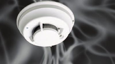 إجراءات حماية المباني من الحرائق.. تركيب نظام الإنذار المبكر.. حظر السجائر بالمناطق الخطرة.. سرعة فصل التيار الكهربائي.. التوعية بخطر استخدام الماء.. وخطط احترازية للمنشآت الحيوية