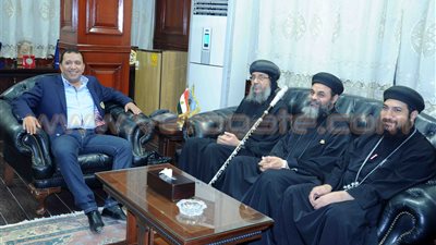 بالصور.. قساوسة الأقصر يهنئون المحافظ بعيد الأضحى