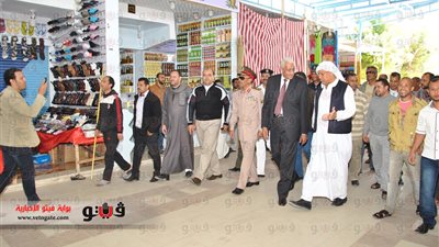 بالصور.. محافظ مطروح يفتتح سوق ليبيا التجارية أول مايو