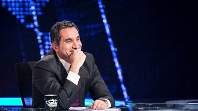 باسم يوسف: النظام الحالى يطارد رجال الأعمال