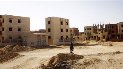 «الإسكان» تجني ثمار طروحات الأراضي.. 12 مليار جنيه حصيلة سداد مقدمات حجز أراضي الإسكان الاجتماعي والمتميز والأكثر تميزا.. بيزنس كراسات الشروط يلتهم أموال المصريين.. وبدء تنفيذ 15 برجا بالعلم
