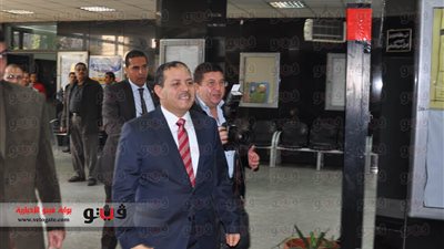 وزيرالإعلام يهدد باستدعاء الجيش لتنفيذ اللائحة الجديدة للأجور