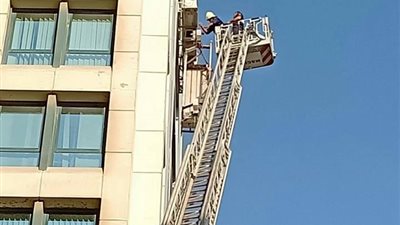 أمن القاهرة ينجح فى إنقاذ عامل تعلق بالطابق التاسع بالبساتين