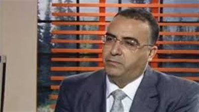 كاتب صحفي يطالب بفرض عقوبات على من يقاطع الاستفتاء