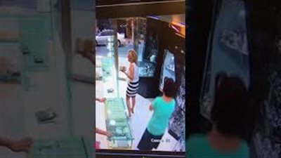 بالفيديو.. لحظة سرقة محل مجوهرات في لبنان