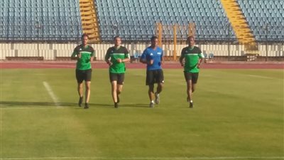 حكام مباراة الاتحاد والترجي يتدربون على إستاد الإسكندرية (صور)