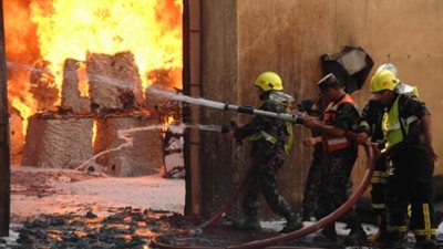 إخماد حريق بشركة للإنشاءات الهندسية بشبرا الخيمة