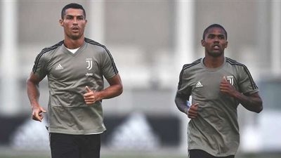 دوجلاس كوستا: رونالدو يساعد يوفنتوس لتحقيق المجد الأوروبي